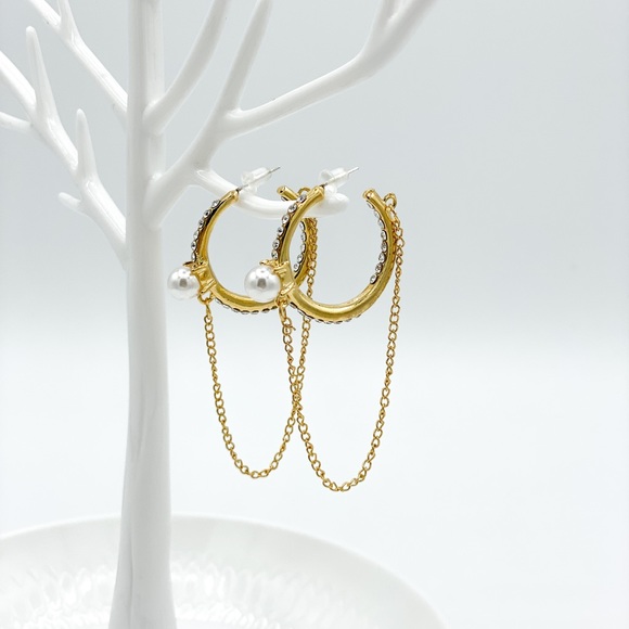 💫Hug Me Hoop Earring💫 - Picture 2 of 5